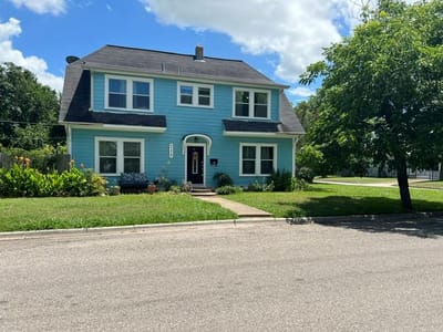 Property photo 2 at 215 W 7th ST - 4 bed 1 bath home
