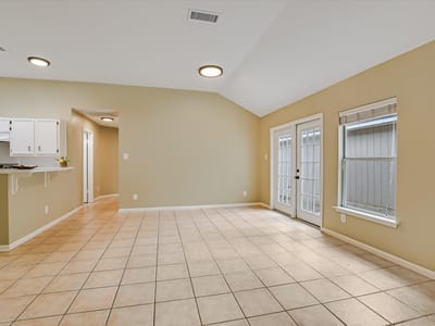 Photo 5 of 19 at 2157 Redwing WAY - 3 bed 2 bath home