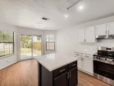 Property photo 2 at 216 Capistrano DR - 3 bed 2 bath home