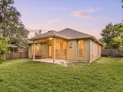 Living area at 216 Cherry Laurel DR - 3 bed 2 bath home