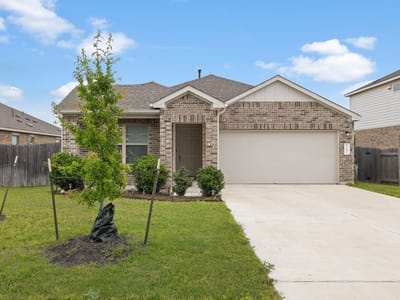Living area at 21601 Quick Fox DR - 3 bed 2 bath home