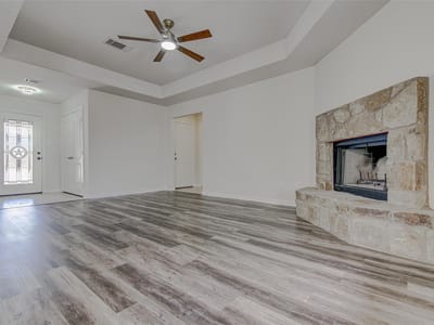 Property photo 3 at 21607 Santa Carlo Ave - 3 bed 2 bath home