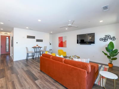 Living area at 2165 Gabriels Pl Unit #1212 - 1 bed 1 bath home