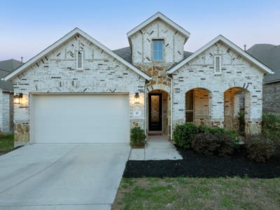 Living area at 217 Mineral River LOOP - 4 bed 2 bath home