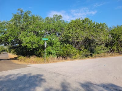 Property photo 2 at 21801 Bluejay BLVD - Emerald Bend Sec 01, Lago Vista, TX