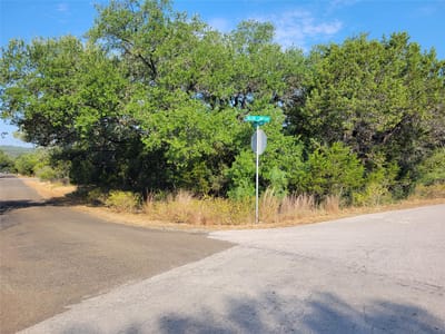 Property photo 4 at 21801 Bluejay BLVD - Emerald Bend Sec 01, Lago Vista, TX