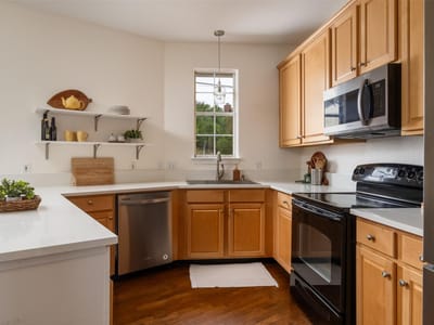 Primary bedroom at 21900 Moulin DR - 2 bed 2 bath home