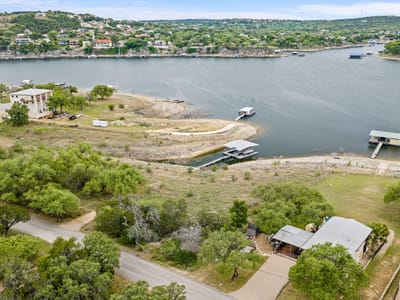Property photo 3 at 21909 Mockingbird ST - Emerald Bend Sec 01, Lago Vista, TX