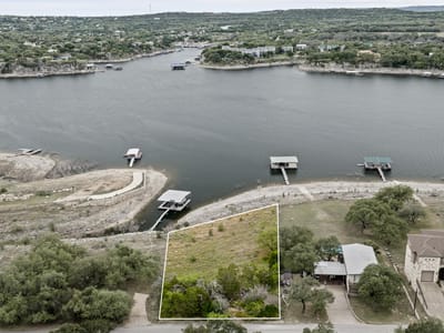 Property photo 4 at 21909 Mockingbird ST - Emerald Bend Sec 01, Lago Vista, TX