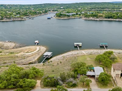 Property photo 5 at 21909 Mockingbird ST - Emerald Bend Sec 01, Lago Vista, TX