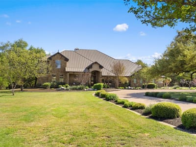 Living area at 220 Escalera Pkwy - 4 bed 3 bath home
