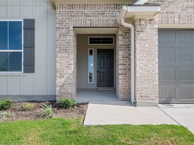 Living area at 220 Gus LOOP - 4 bed 3 bath home
