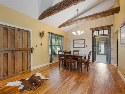 Living area at 220 Meadowview DR - 3 bed 2 bath home