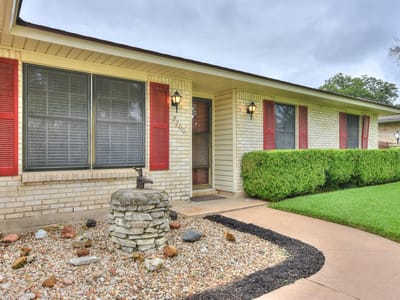 Kitchen at 2200 Kenbridge DR - 3 bed 2 bath home