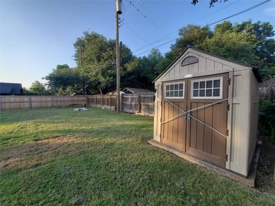 Living area at 2200 Lark Ln - Hidden Meadow, Taylor, TX