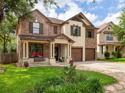 Living area at 2201 Kasdan PASS - 6 bed 4 bath home