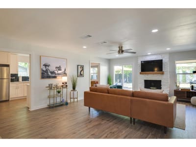 Living area at 2202 Donna DR - 4 bed 2 bath home