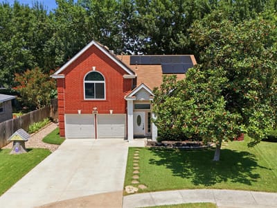 Property photo 2 at 2204 Sedgewick LN - 4 bed 2 bath home
