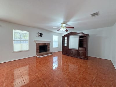 Photo 4 - 2205 Kaiser DR Photo 4 of 28 at 2205 Kaiser DR - 4 bed 2 bath home