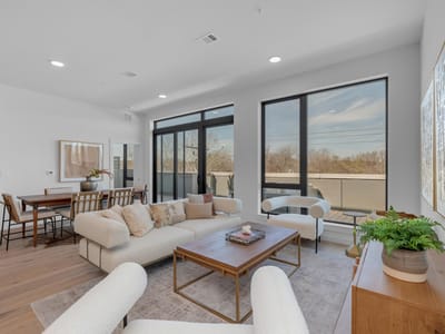 Living area at 2209 S 1st ST Unit #403 - 3 bed 3 bath home