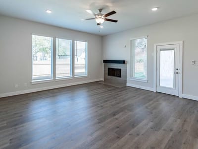 Property photo 3 at 221 Cabiness DR - 3 bed 3 bath home