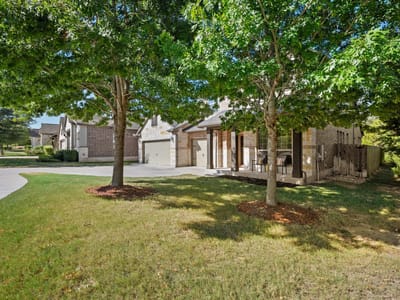 Property photo 2 at 221 Vouvray ST - 5 bed 4 bath home
