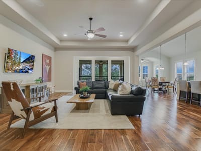 Living area at 2210 University Club DR Unit #4B - 4 bed 4 bath home