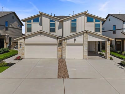 Living area at 2210B Cornfield Dr - 3 bed 2 bath home