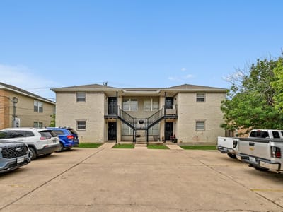 Living area at 2212 Katy Ln - Smith Branch Park, Georgetown, TX