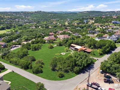 Property photo 4 at 22121 Oban DR - Briarcliff Inc Sec 10, Spicewood, TX