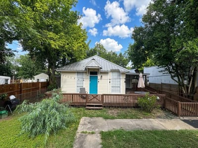 Living area at 2213 S 3rd St - BAWCOM SUBD, Austin, TX