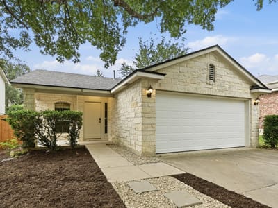 Living area at 2215 Marcus Abrams BLVD - 3 bed 2 bath home