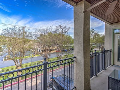 Living area at 2226 Westlake DR Unit #1-3 - 3 bed 2 bath home
