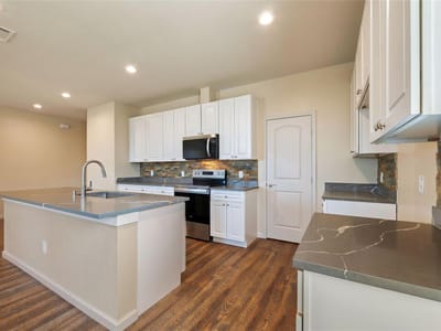 Property photo 4 at 223 Quarry Rock LOOP - 5 bed 3 bath home