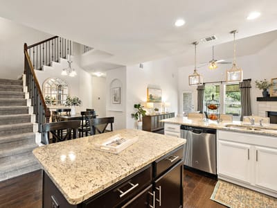 Property photo 4 at 223 Volterra CV - 4 bed 2 bath home
