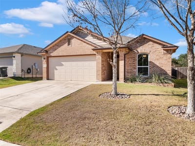 Living area at 2231 Westover Loop - 4 bed 2 bath home
