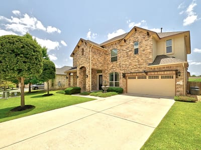 Living area at 2237 Cactus Valley DR - 5 bed 4 bath home