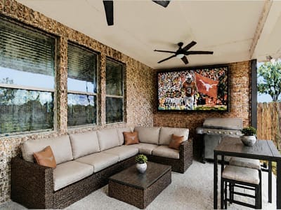 Photo 5 of 30 at 224 Oyster CRK - 5 bed 3 bath home
