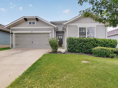 Living area at 224 Trellis BLVD - 3 bed 2 bath home