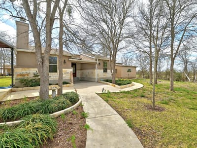 Living area at 2247 Old Highway 20 - 3 bed 2 bath home