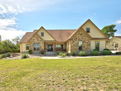 Living area at 225 Blue Water Cv - 4 bed 3 bath home