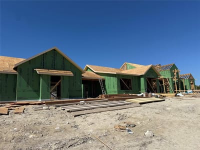 Photo 3 of 19 at 225 Round Mountain DR - 4 bed 4 bath home
