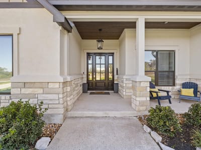 Living area at 225 Spicewood Trails DR - 4 bed 2 bath home