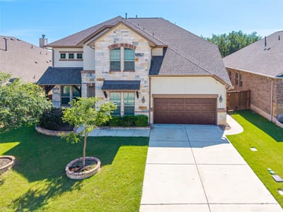 Living area at 228 Lockhart LOOP - 4 bed 3 bath home
