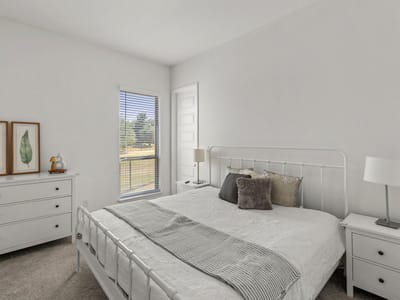Property photo 3 at 229 Bluff Creek LN - 4 bed 3 bath home