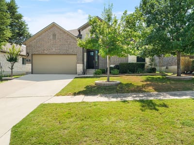 Living area at 229 Cross Mountain TRL - 3 bed 2 bath home