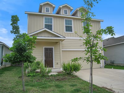 Living area at 229 Geode Gln - 4 bed 2 bath home