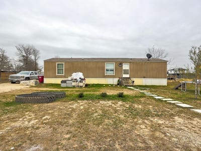 Living area at 230 Gato RD - 2 bed 2 bath home