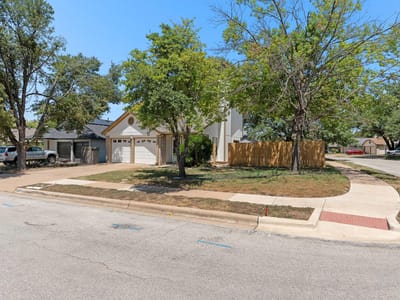 Property photo 3 at 2300 Dowd LN - 3 bed 2 bath home