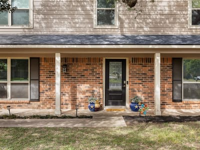 Property photo 3 at 2300 Oakridge Dr - 4 bed 2 bath home